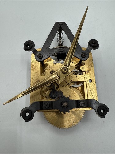 Altes uhrwerk wanduhr - altes,